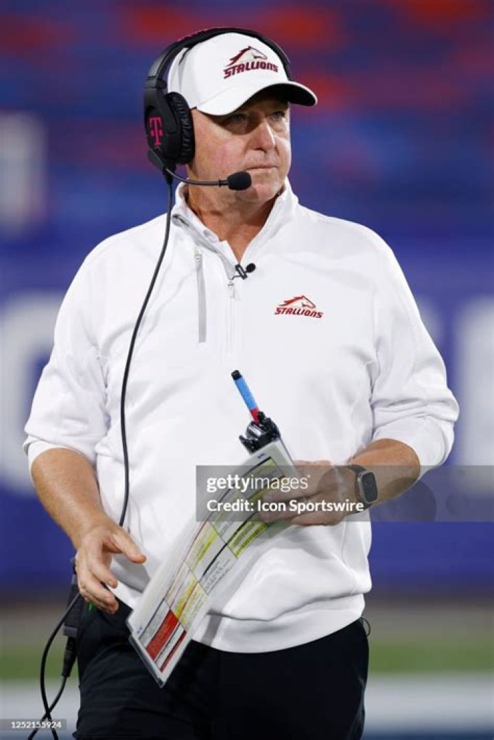 Skip Holtz Salary -How Much Is USFL Head Coach Earning?