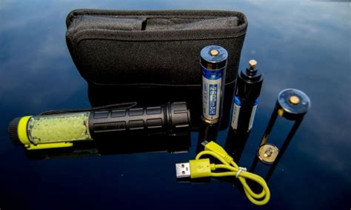 Stay Bright for Days with the UV Paqlite Mule Light V2