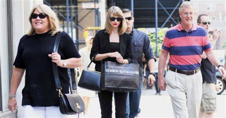 Taylor Swift And Her Unbreakable Bond With Parents