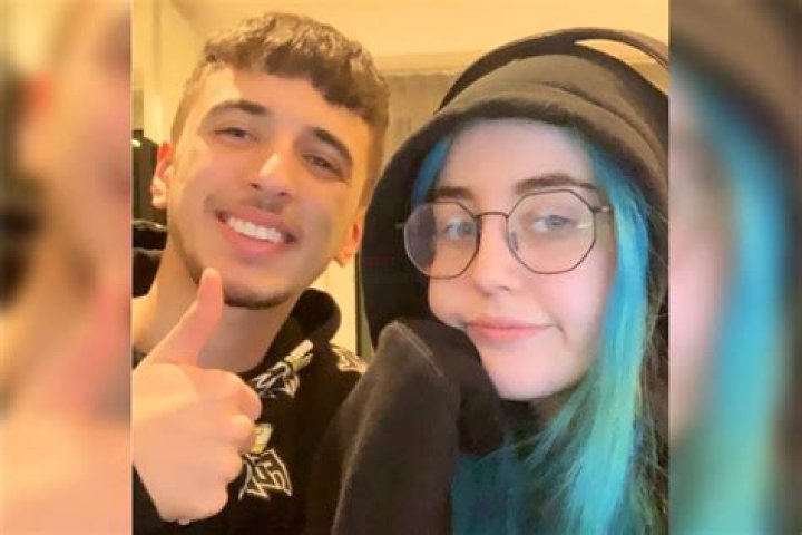 TheBurntChip Is In A Relationship With His Girlfriend Gee Nelly Since 2016