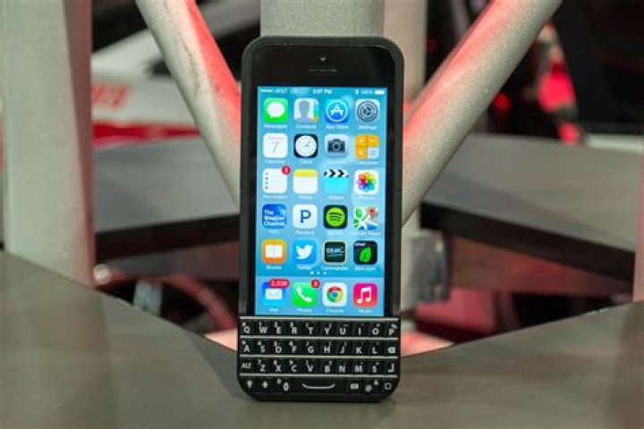 Typo iPhone keyboard case review