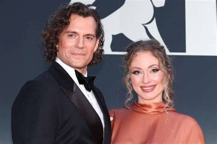 Unraveling The Age Dynamics Of Henry Cavill And Natalie Viscuso