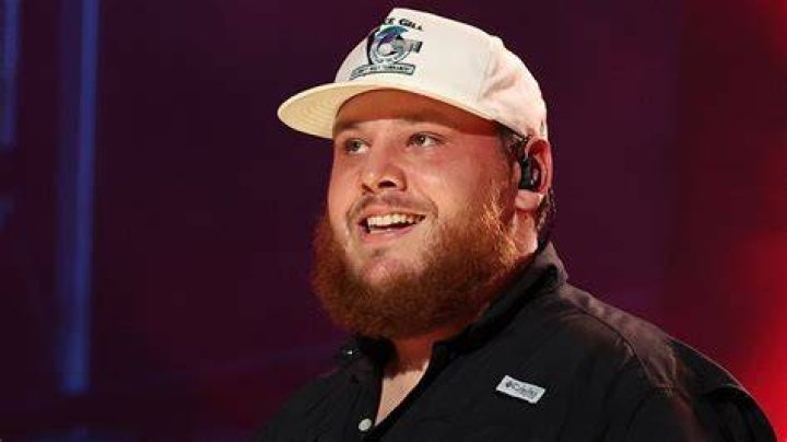 Unveiling Luke Combs' Political Support: Who Does He Stand With?