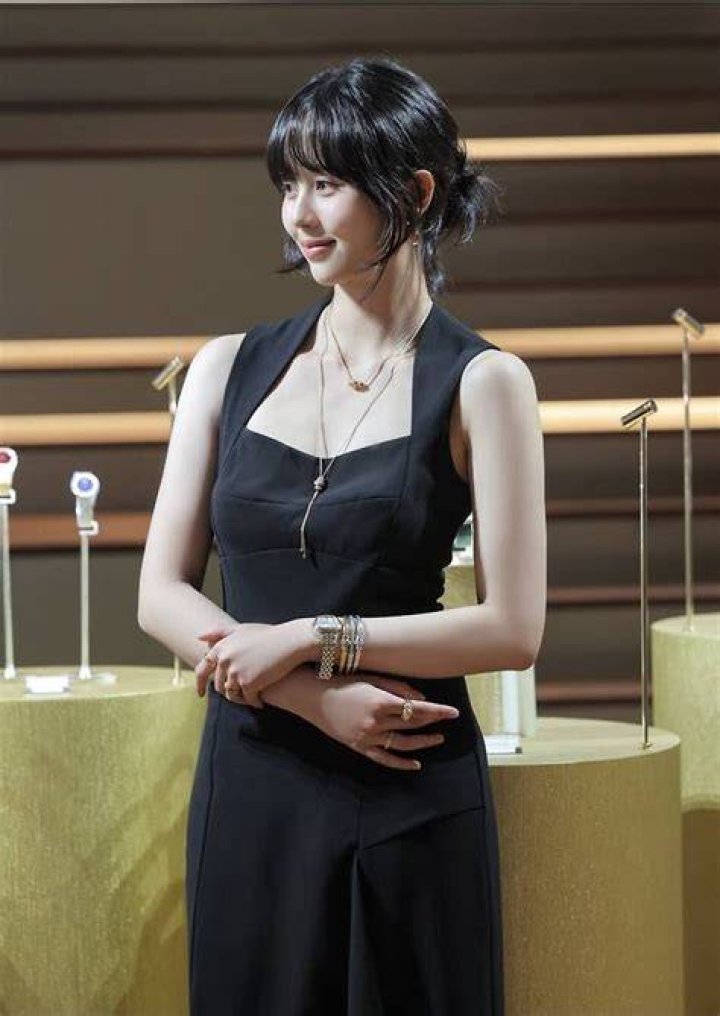 Unveiling The Alluring Kim So Hyun Body: A Closer Look