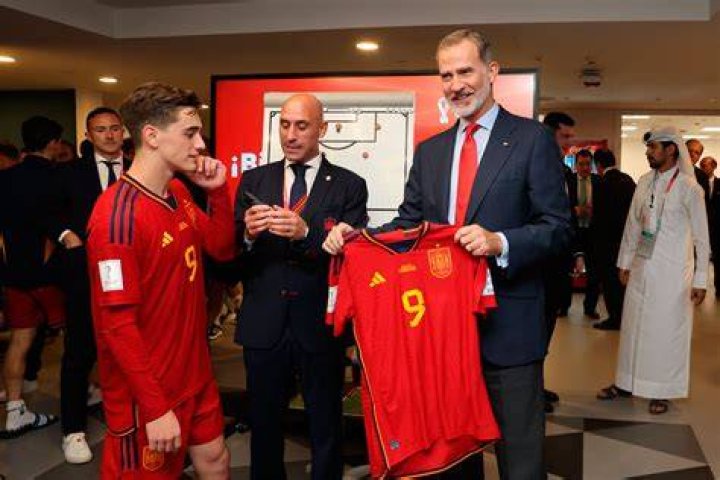 Unveiling The Connection Between Spain's Queen And Gavi: A Royal Affair Of Football