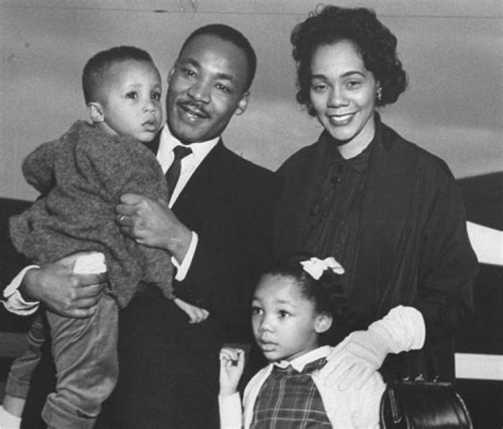 Unveiling The Family Life Of Michael Hall: Does He Have Children?