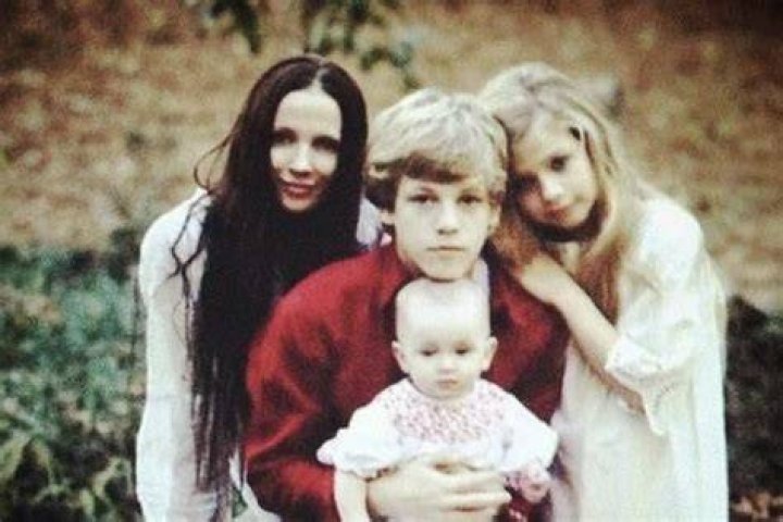 Unveiling The Fascinating Connection Between Jack Portman And Erin Everly