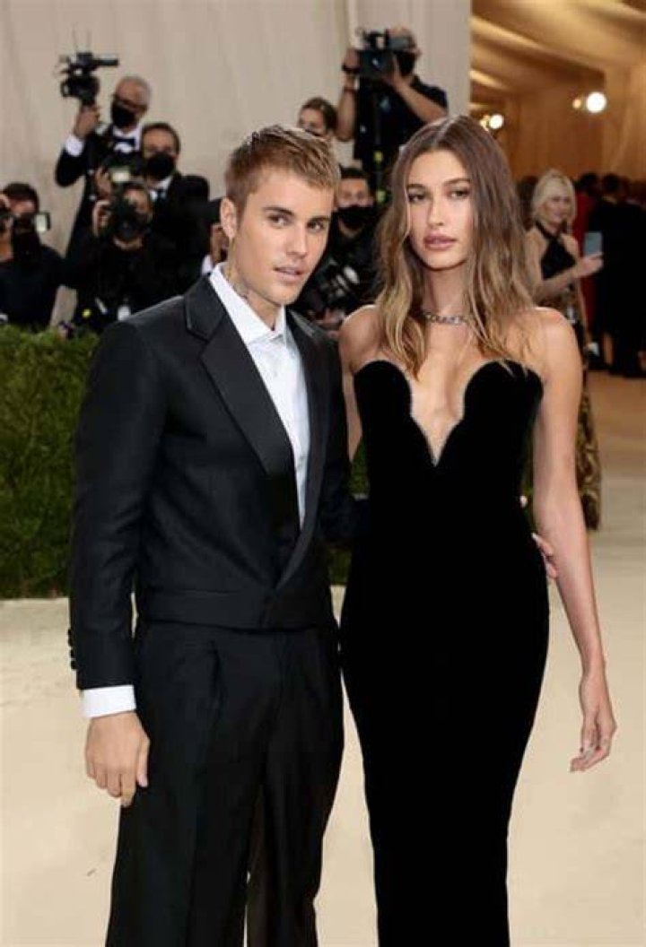Unveiling The Height Of Hailey Bieber: How Tall Is She Really?