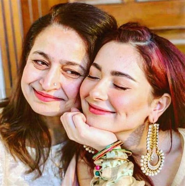 Unveiling The Life Of Hania Amir's Mother: A Journey Of Love And Inspiration