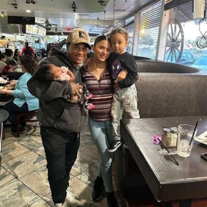 Unveiling The Life Of Orlando Brown: His Wife And Kid