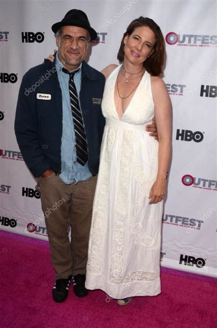 Unveiling The Life Of Robin Weigert's Husband: A Journey Beyond The Spotlight