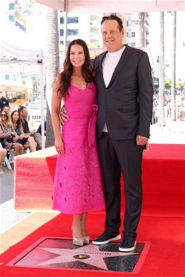 Unveiling The Love Life: Who Is Vince Neil Married To?