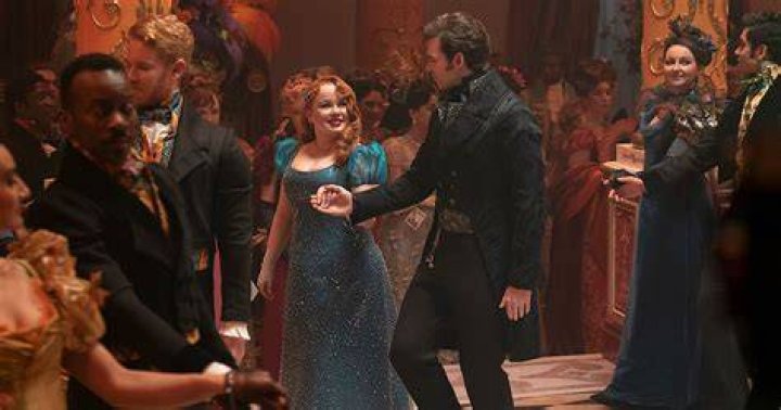 Unveiling The Magic: The Complete Bridgerton Mirror Scene