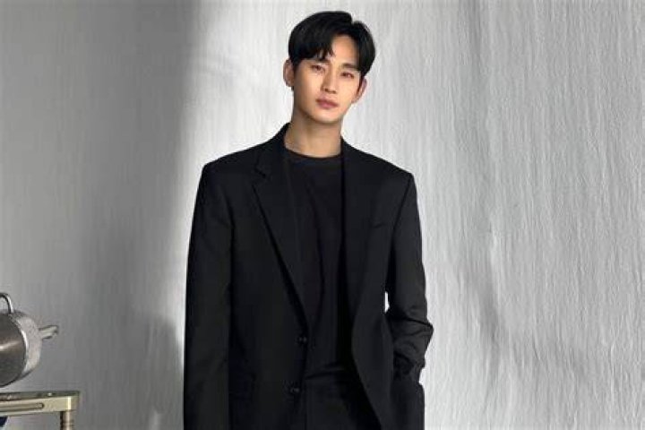 Unveiling The Star: Kim Soo Hyun Height Ft - The Measurements Of A Phenomenal Actor