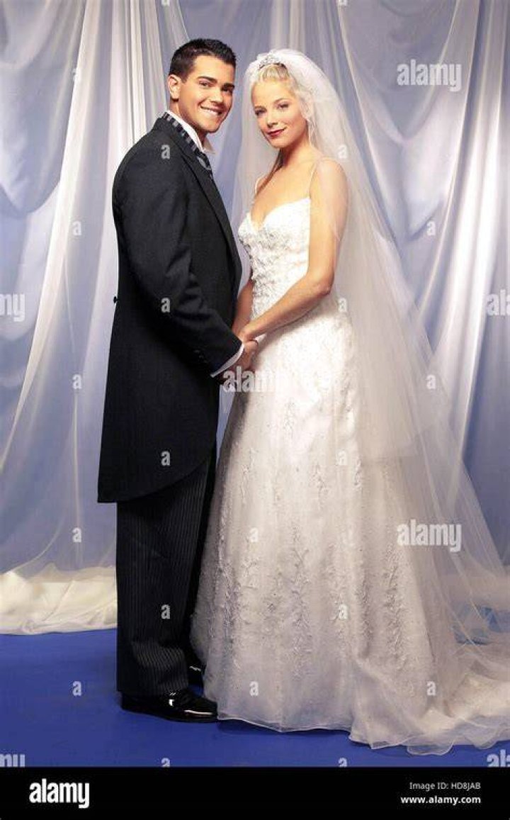 Unveiling The Truth: Is Jesse Metcalfe Married?