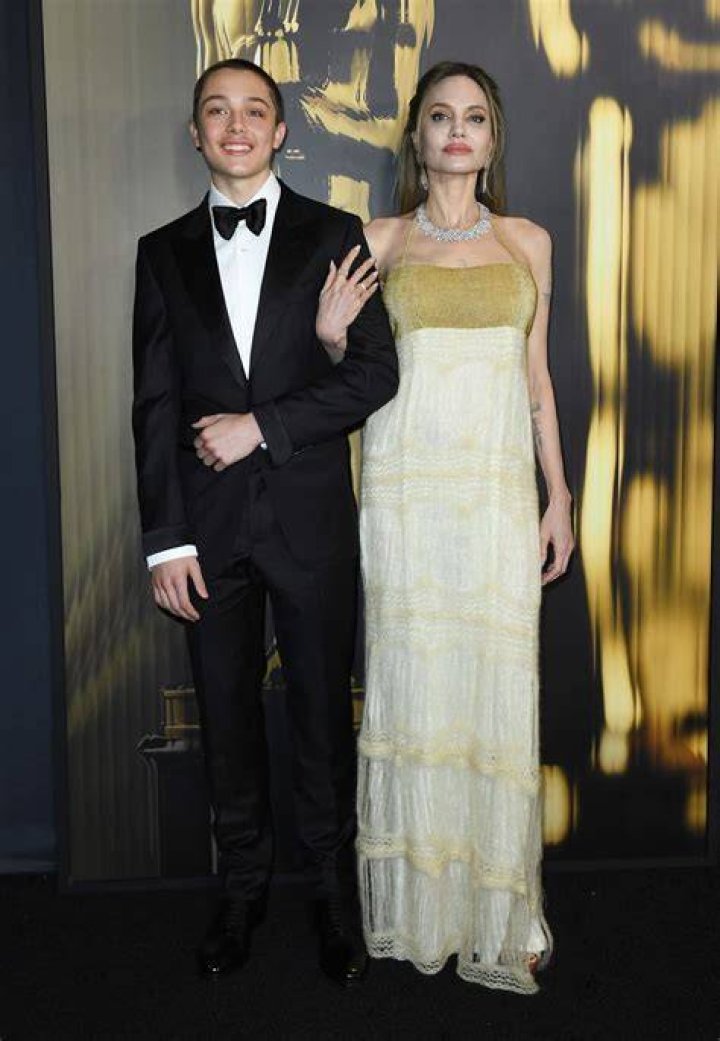 Unveiling The Truth: Was Shiloh Jolie Pitt Born A Girl?
