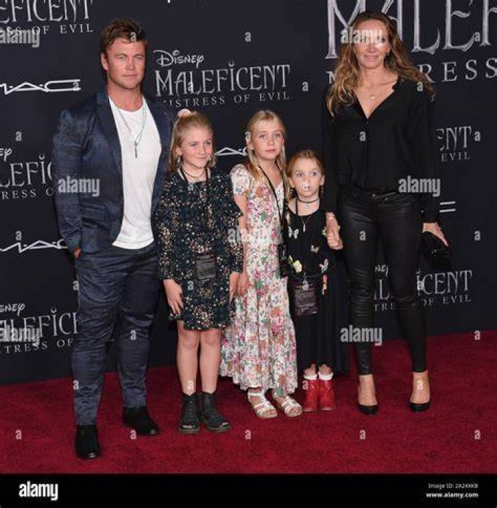 Who Is Blow Dart Hunter Tim Wells? His Age Family And Net Worth Details