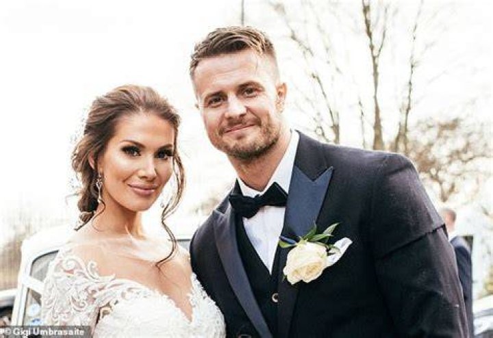 Who Is Bobby Holland Hanton Wife? Chris Hemsworth Stunt Double Married Life