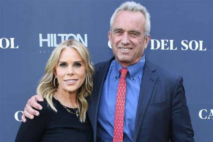 Who Is Robert Height's Wife Currently: Find Out Now!