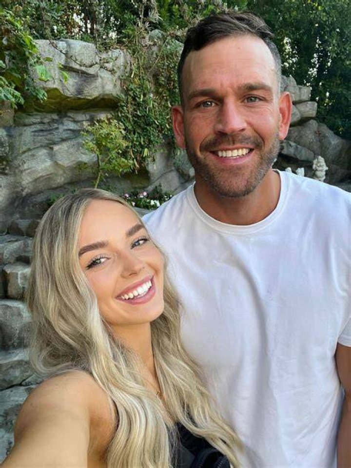 Who Is Sam Munday? Meet Camille Munday Husband On Instagram