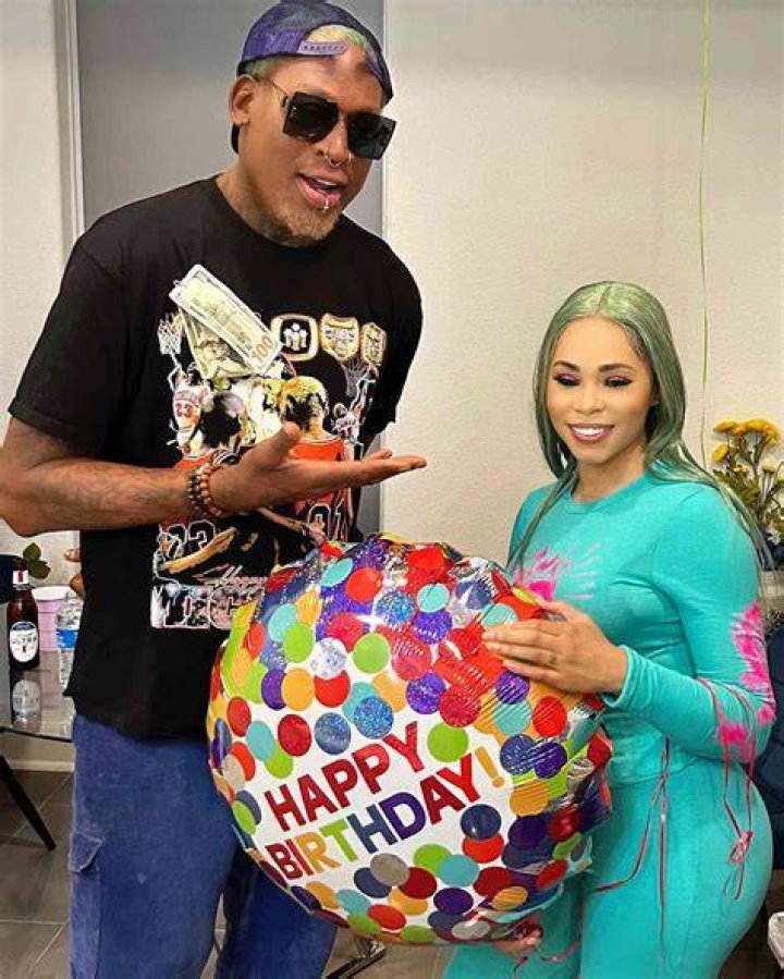 Yella Beezy Wife: Is Yella Beezy Married? Who Is Yella Beezy’s Girlfriend? Who Is Yella Beezy’s Baby Mama Justdeee?